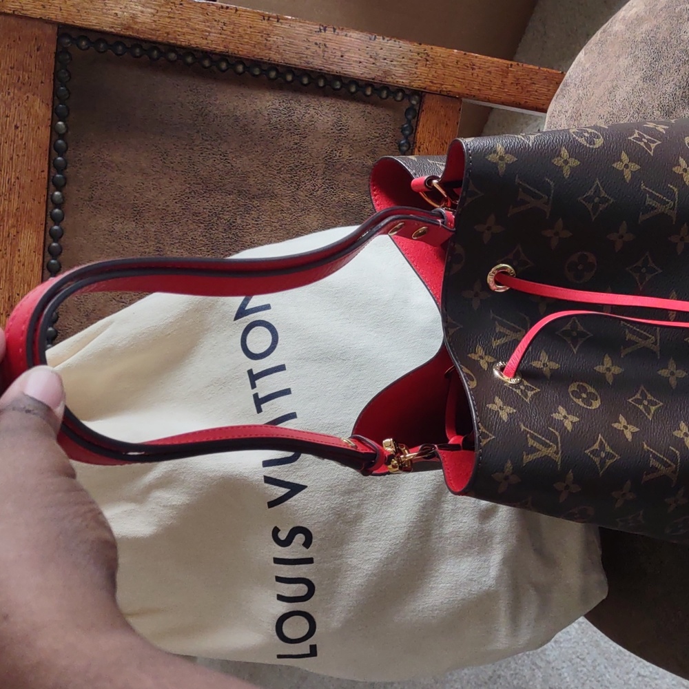 AUTHENTIC LV NEONOE COQUELICOT DRAWSTRING BAG - Picture 12 of 17